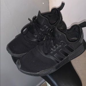 All black adidas nmds
